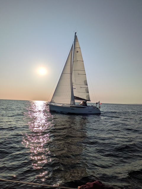 Papachat sous voile, coucher de soleil