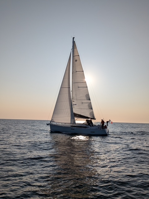 Papachat sous voile, coucher de soleil